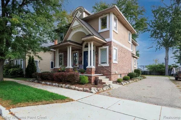 418 Oak Street, Rochester, MI 48307