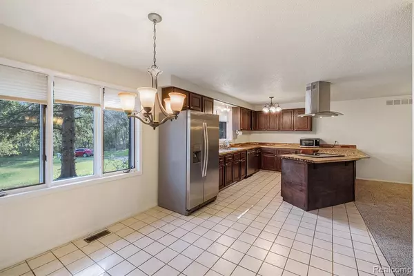 Fenton, MI 48430,12345 Alcoy Drive