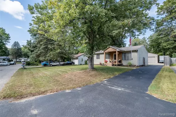 Waterford, MI 48327,5720 Berkley Drive