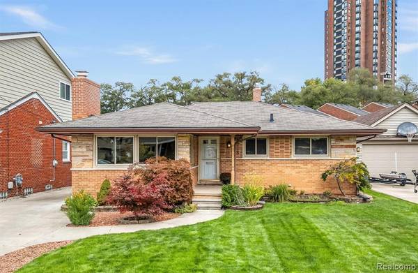 23225 Liberty Street, Saint Clair Shores, MI 48080