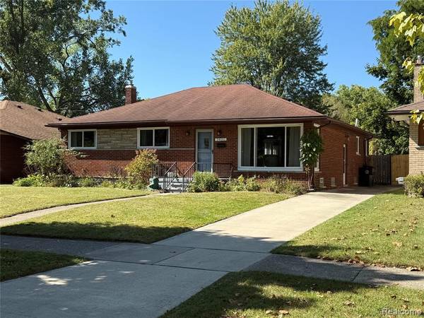 24051 Rensselaer Street, Oak Park, MI 48237