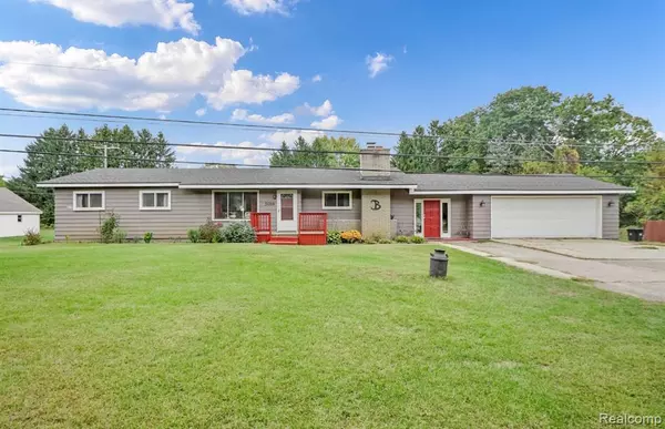 5014 Oak Hill Road, Clarkston, MI 48348
