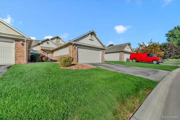 Wayne, MI 48184,3018 Rivers Edge N Drive