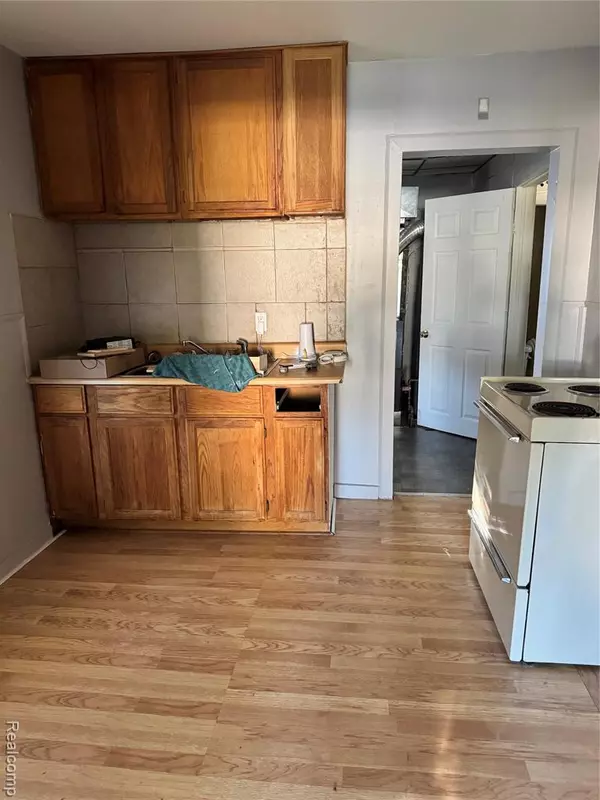 Eastpointe, MI 48021,24235 Shakespeare Avenue