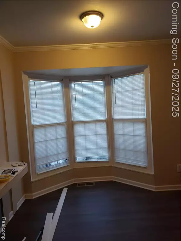 Novi, MI,40050 Crosswinds