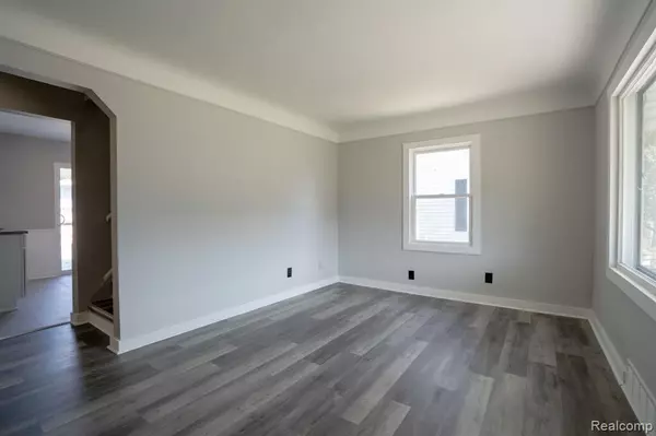 Saint Clair Shores, MI 48080,19813 Rosedale Street