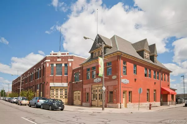 3434 RUSSELL Street, Detroit, MI 48207