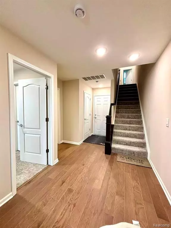 Novi, MI,43176 Atwood Avenue