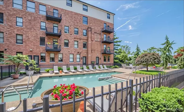 Detroit, MI 48207,6533 E Jefferson Avenue