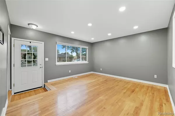Warren, MI 48093,30154 Pinto Drive