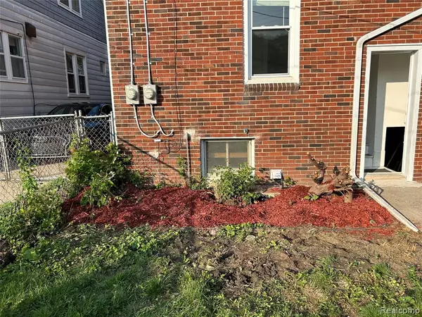 Grosse Pointe Park, MI 48230,1465 Maryland Street