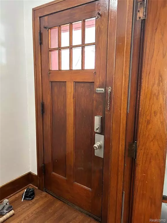 Grosse Pointe Park, MI 48230,1465 Maryland Street