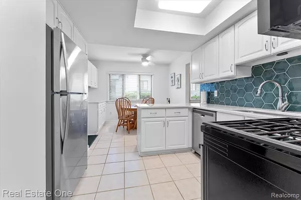 Riverview, MI 48193,13814 Heritage Street