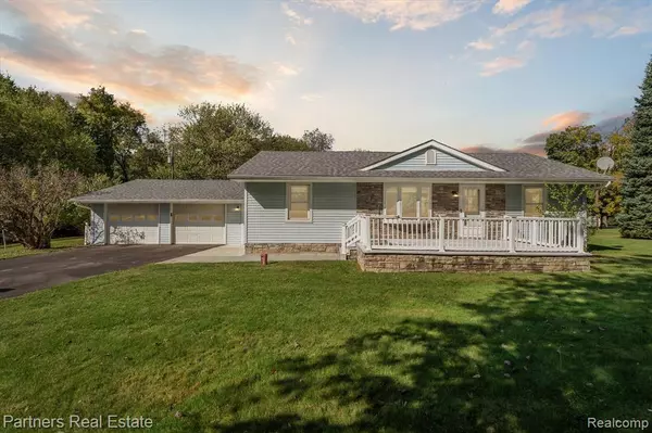 6505 Strawberry Lake Road,  Hamburg,  MI