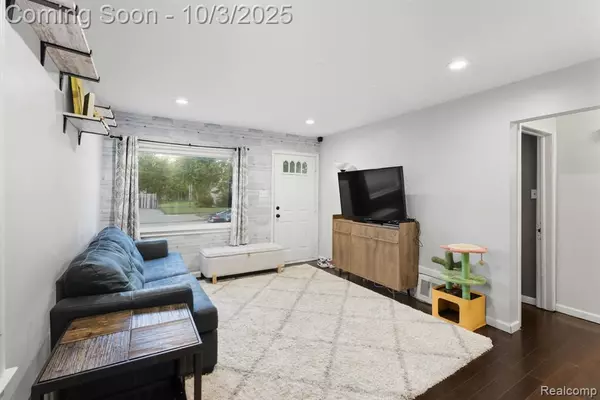 Redford, MI 48240,20504 Kinloch