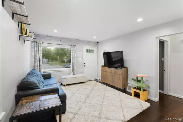 Redford, MI 48240,20504 Kinloch