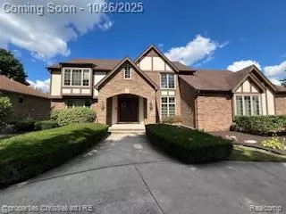 Farmington Hills, MI 48335,22590 SHADOWGLEN Drive