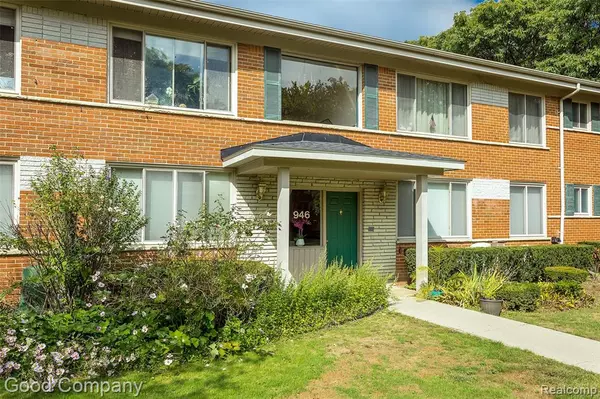 946 N Adams Road, Birmingham, MI 48009