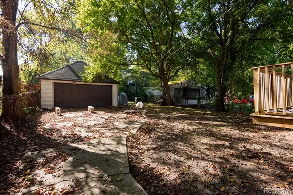 Detroit, MI 48224,5783 Yorkshire Road