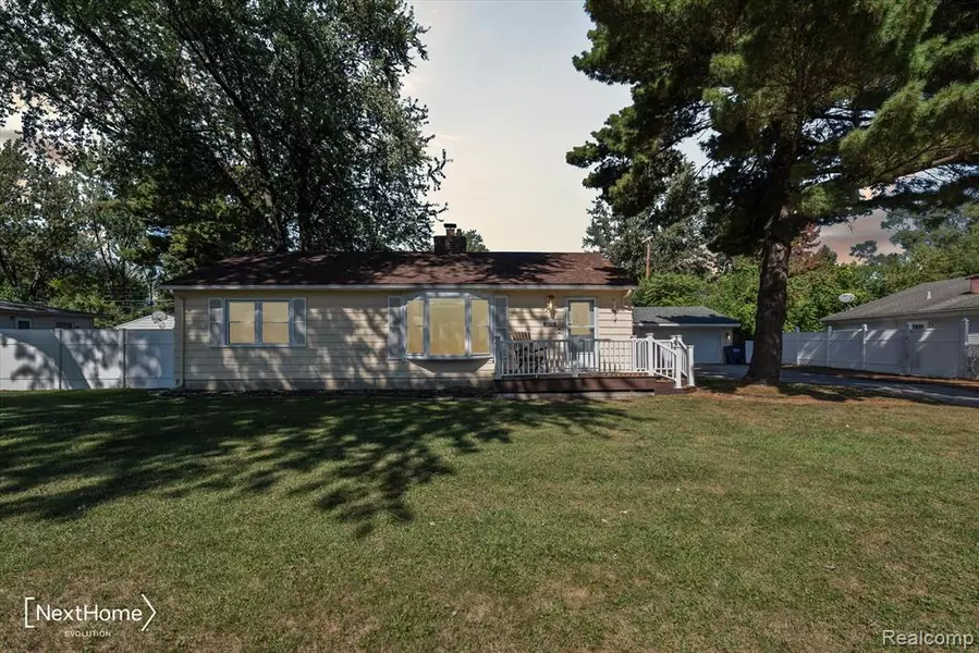 34752 John Hauk Street, Westland, MI