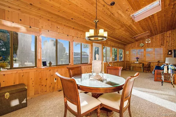 Pinckney, MI 48169,11109 Wynns Road