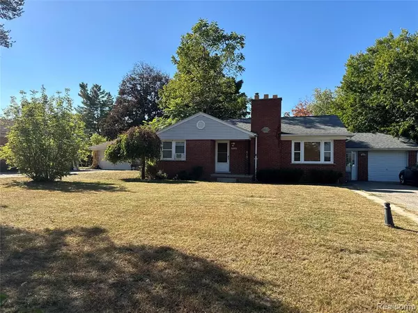 West Bloomfield, MI 48324,2216 Middlebelt Road