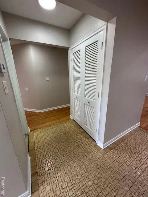 Oak Park, MI 48237,12750 Dartmouth Street