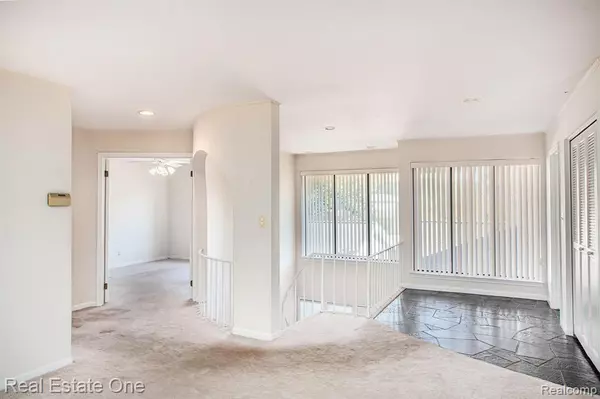 West Bloomfield, MI,7187 Pebble Park Drive