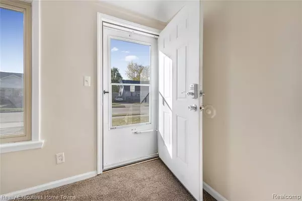 Roseville, MI 48066,27336 Ridgewood Street