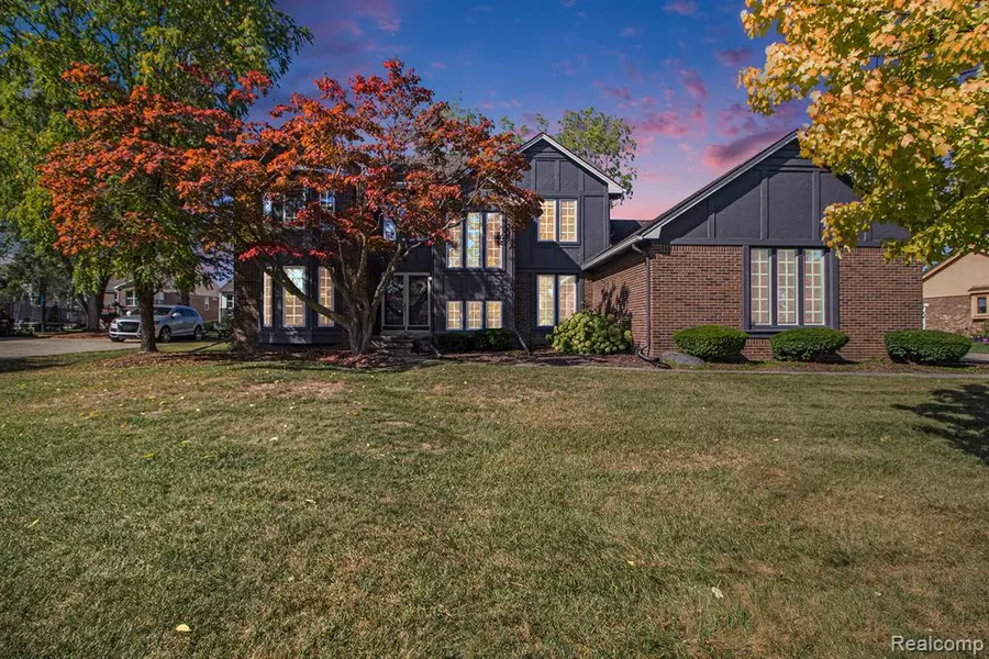 38312 Lana Court, Farmington Hills, MI 48335