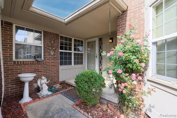 Riverview, MI 48193,15746 Golfview Drive