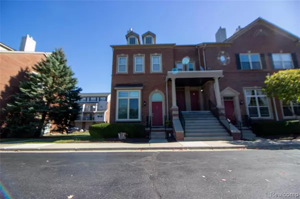 Farmington Hills, MI 48334,29294 W Glenoaks