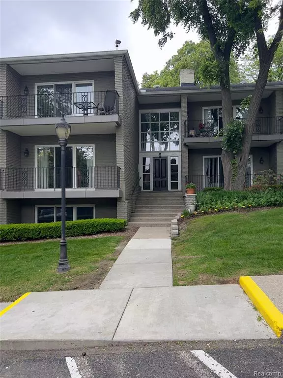 Birmingham, MI 48009,1111 N Old Woodward Avenue