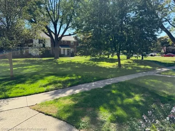 Saint Clair Shores, MI 48080,22980 Gary Lane