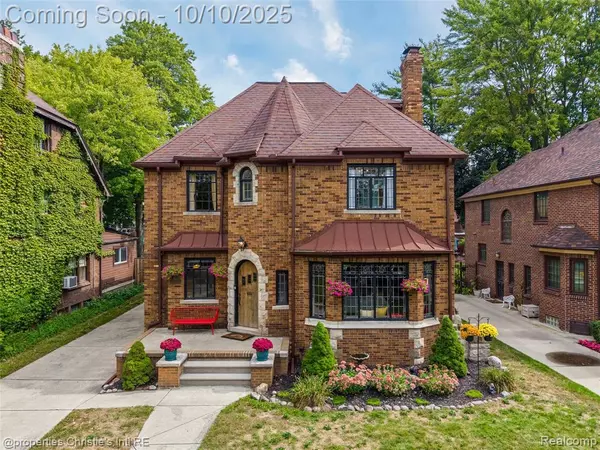 18240 Warrington Drive, Detroit, MI 48221
