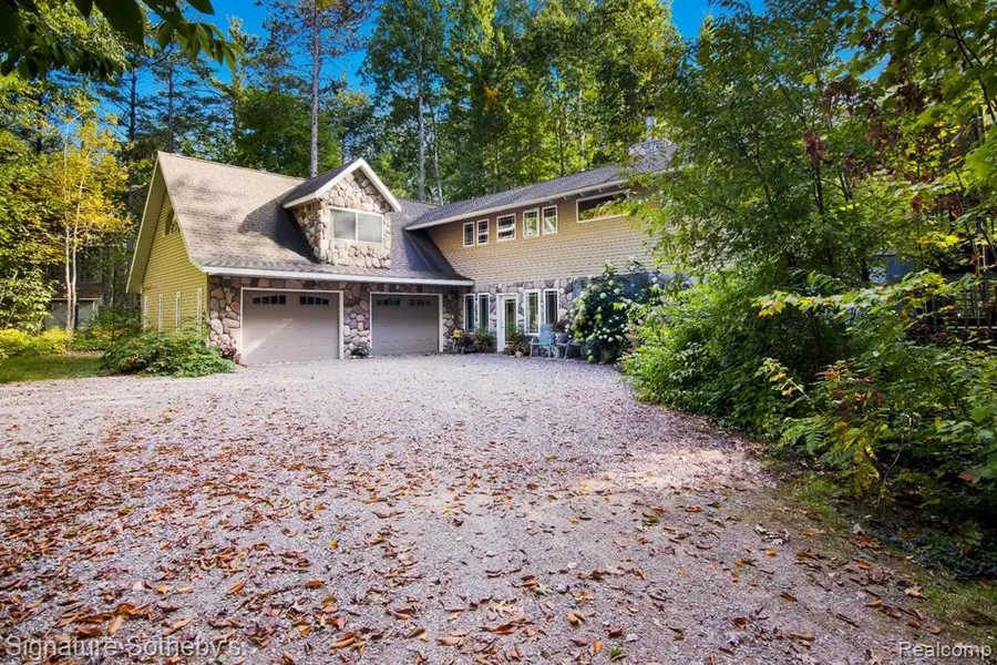 11436 Lakeview NE Road, Bear Lake, MI 49646