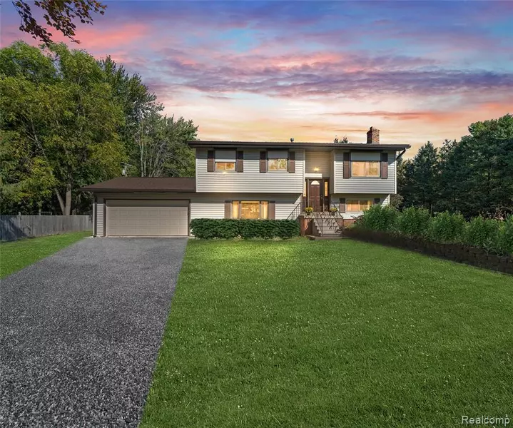 10401 Willow Road, Willis, MI 48191