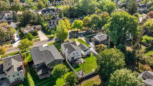 Birmingham, MI 48009,412 S Glenhurst Drive