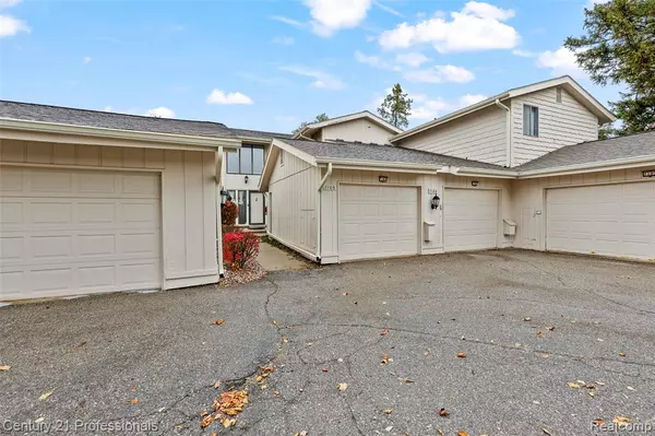 West Bloomfield, MI,7106 W Bridge Way