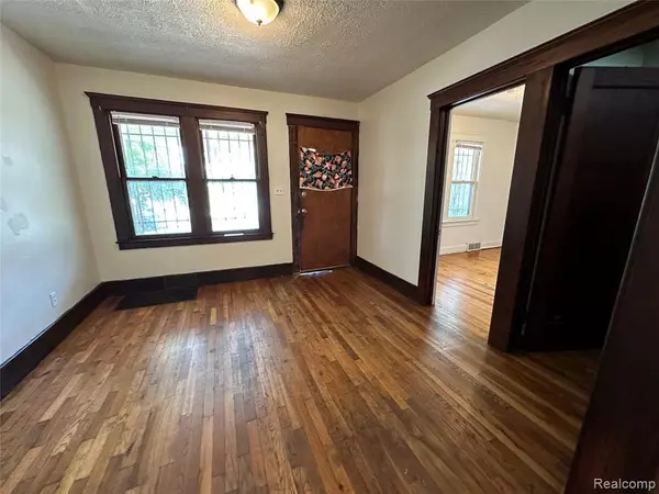 Detroit, MI 48214,3879 Rohns Street