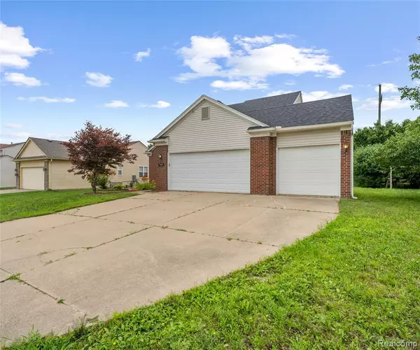 Ypsilanti, MI 48197,5864 Willow Ridge Drive