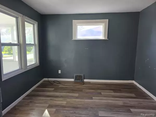 Center Line, MI 48015,6837 Braun