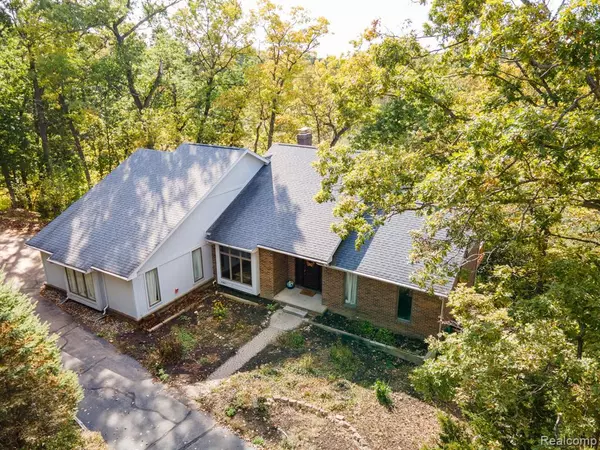 5550 N Rochester Road, Rochester, MI 48306