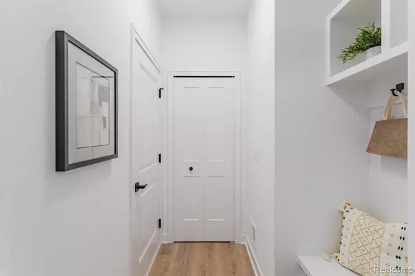 South Lyon, MI 48178,22622 Pine Drive