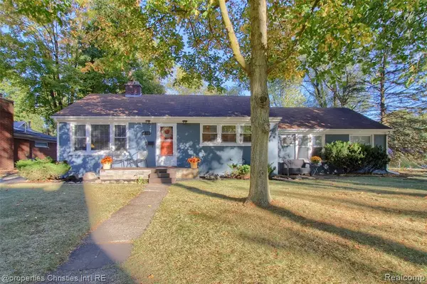 816 Carpenter Street, Northville, MI 48167