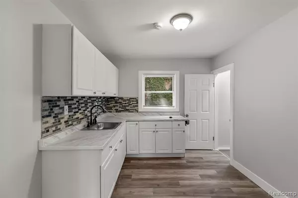 Detroit, MI 48238,12666 Cloverlawn Avenue