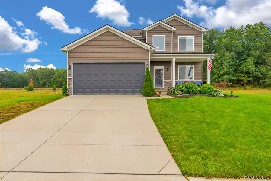 459 Riverside Drive, Holly, MI 48442