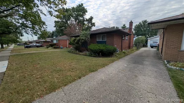 Detroit, MI 48219,20298 Redfern Street