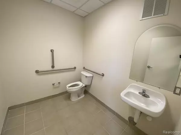 Wyandotte, MI 48192,3171 FORT Street