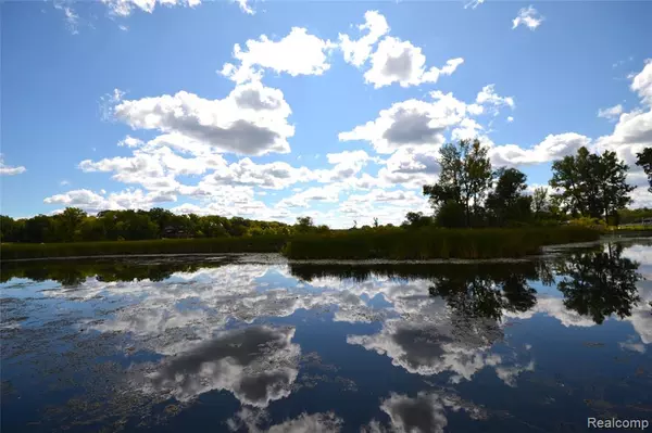 Bloomfield Hills, MI 48302,1831 Long Pointe Drive